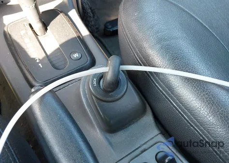 2003 Saab 9-3 Se z USA, uszkodzony, nr VIN YS3DF78K837000296